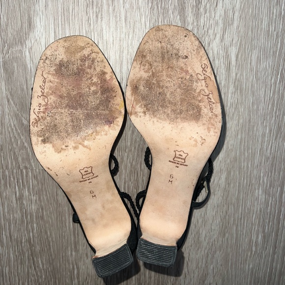 Spanish Leather Collection by Sergio Zelcer Black Heels - Picture 4 of 8